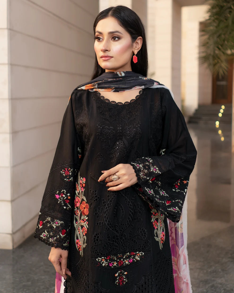Munira Chhaya Cotton Black