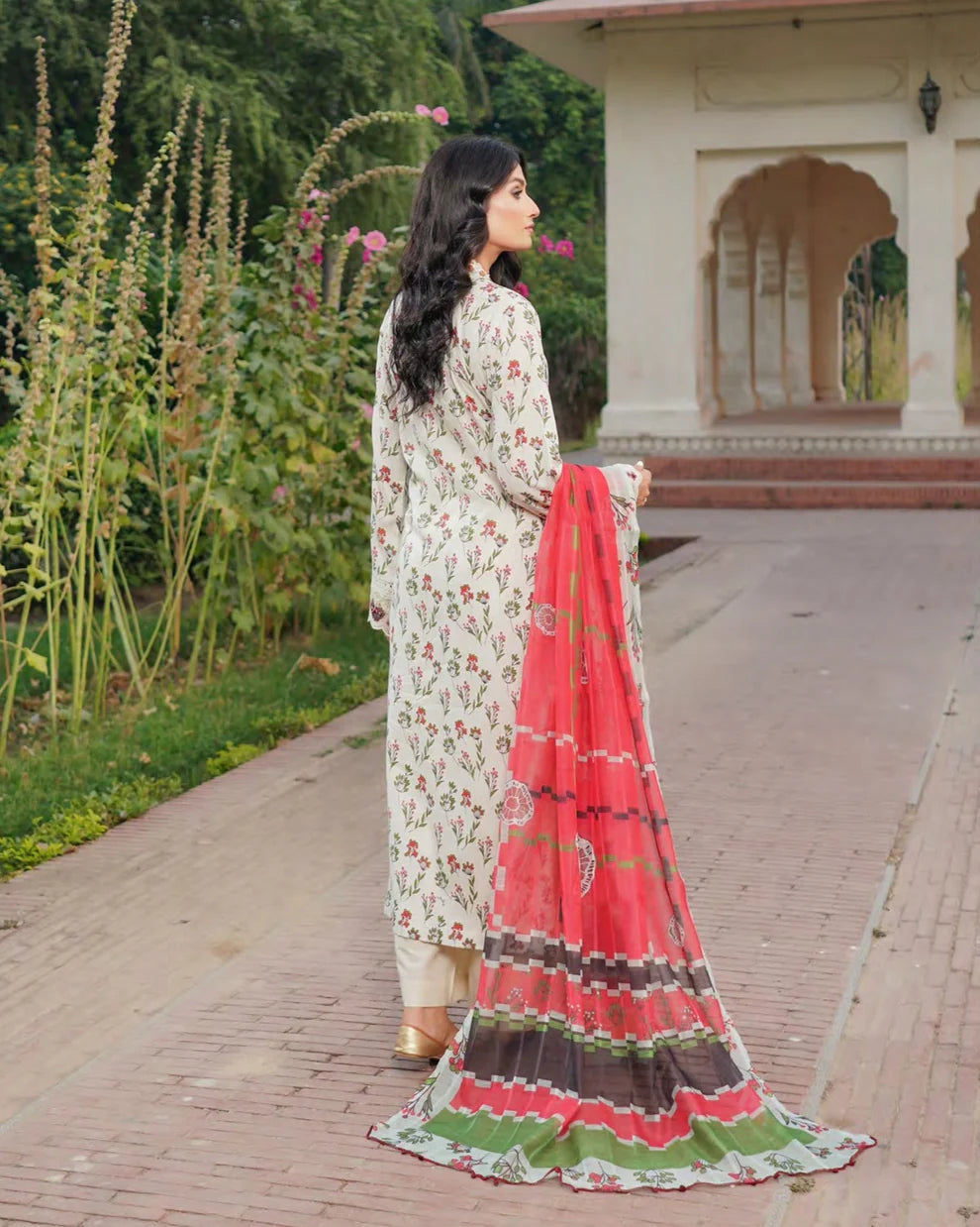 Munira Nazar Lawn Off White