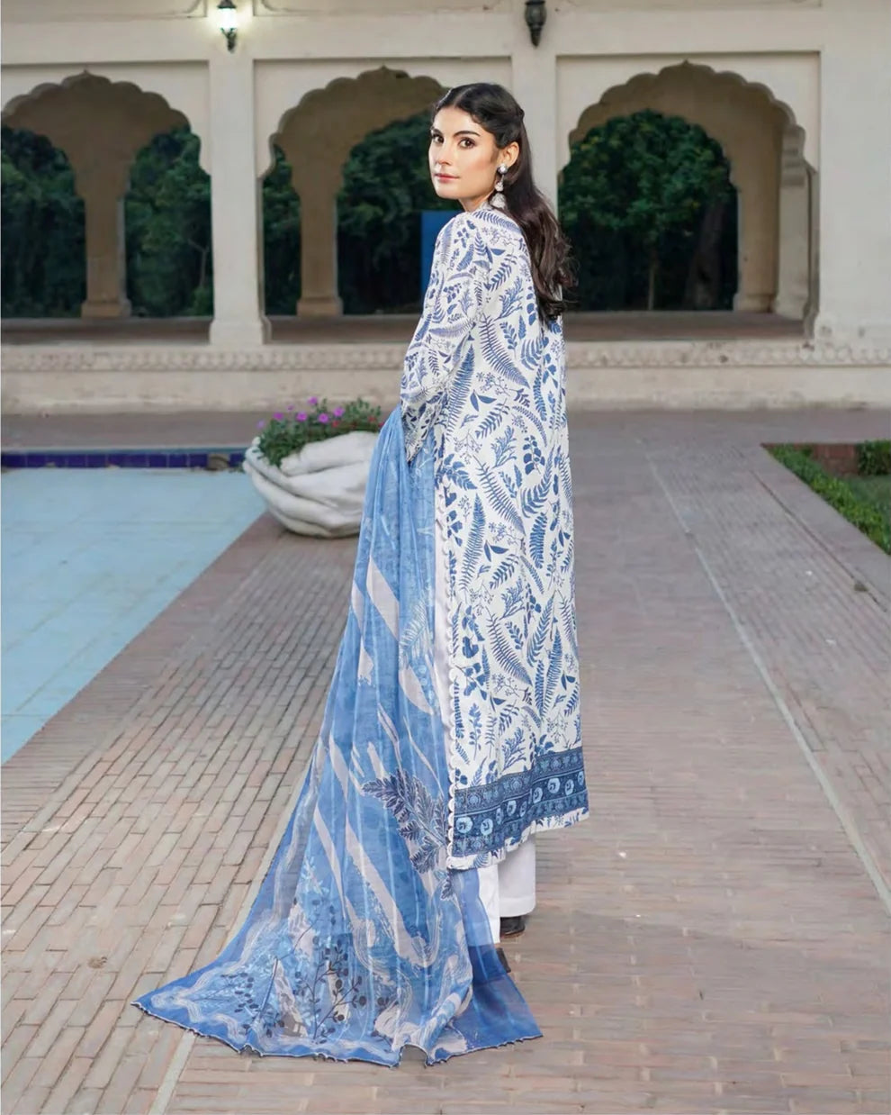 Munira Nazar Lawn White