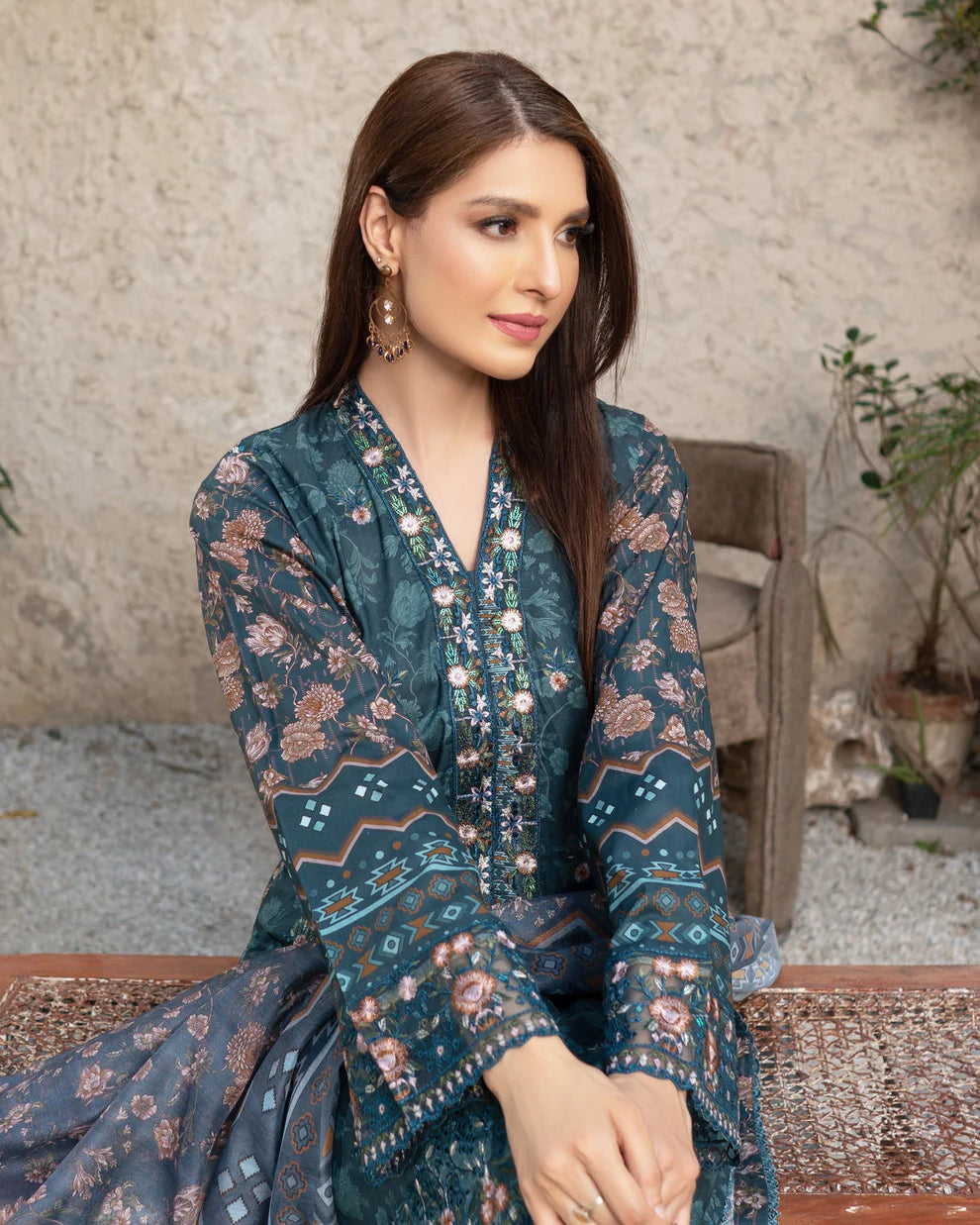 Munira Hayat Lawn Zinc