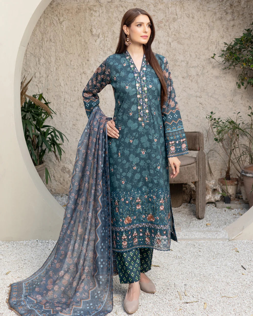 Munira Hayat Lawn Zinc