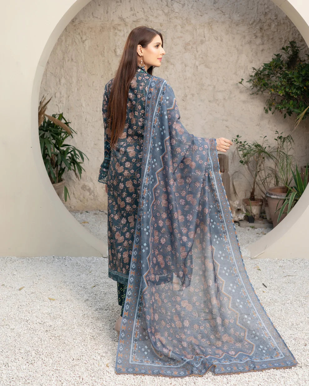 Munira Hayat Lawn Zinc