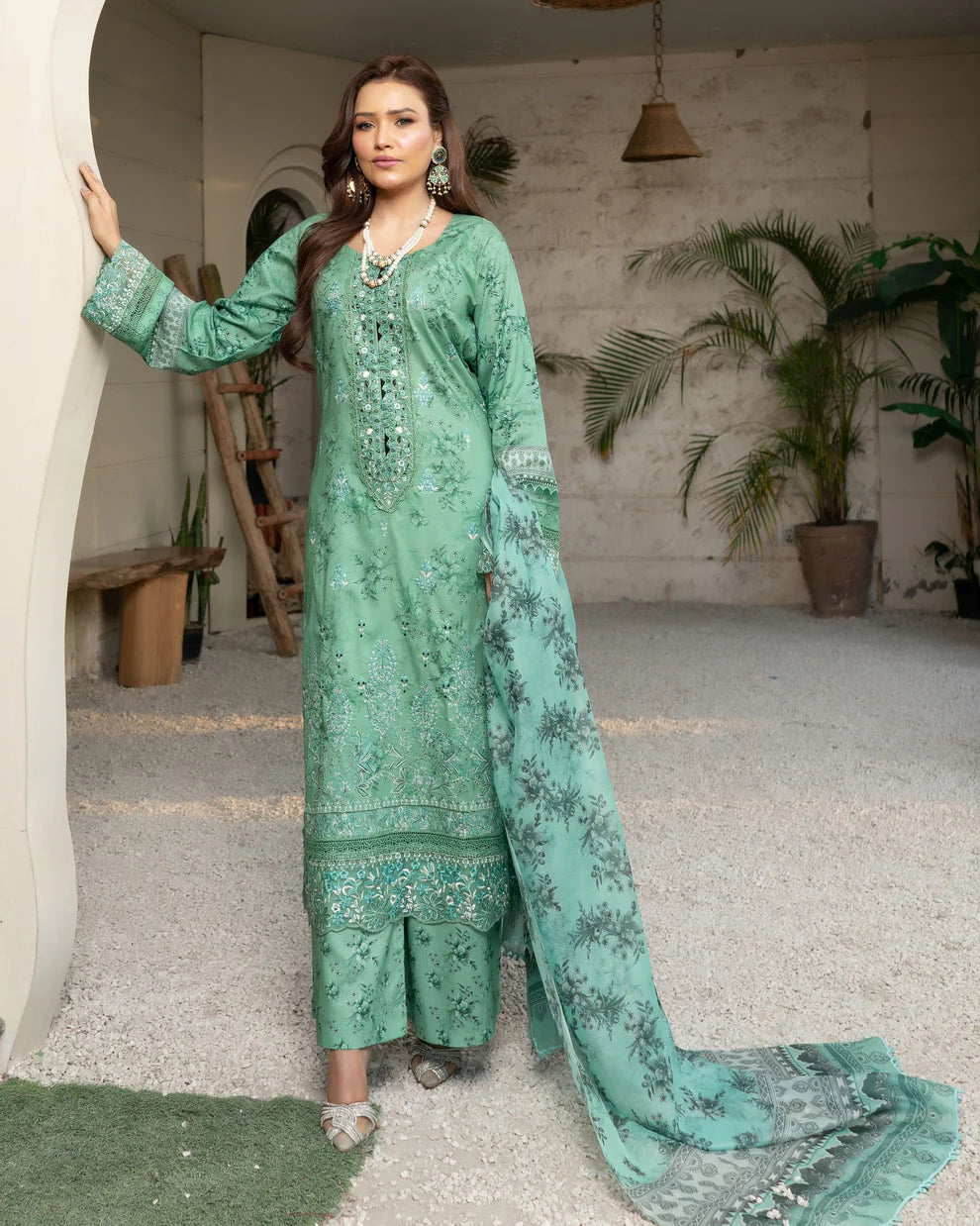 Munira Hayat Lawn Green