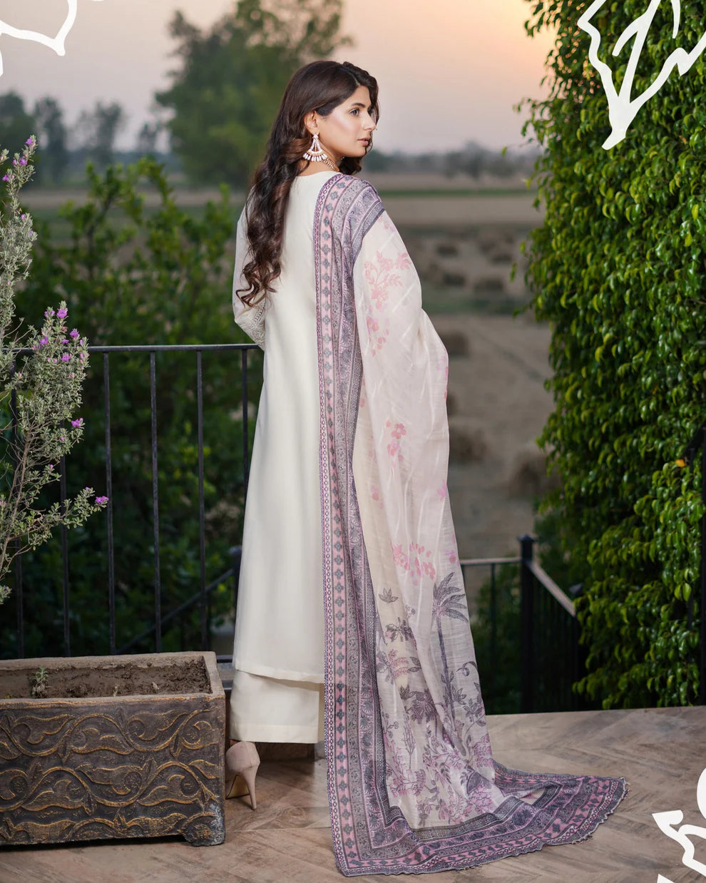 Munira 7 Srollinding Cotton Cream