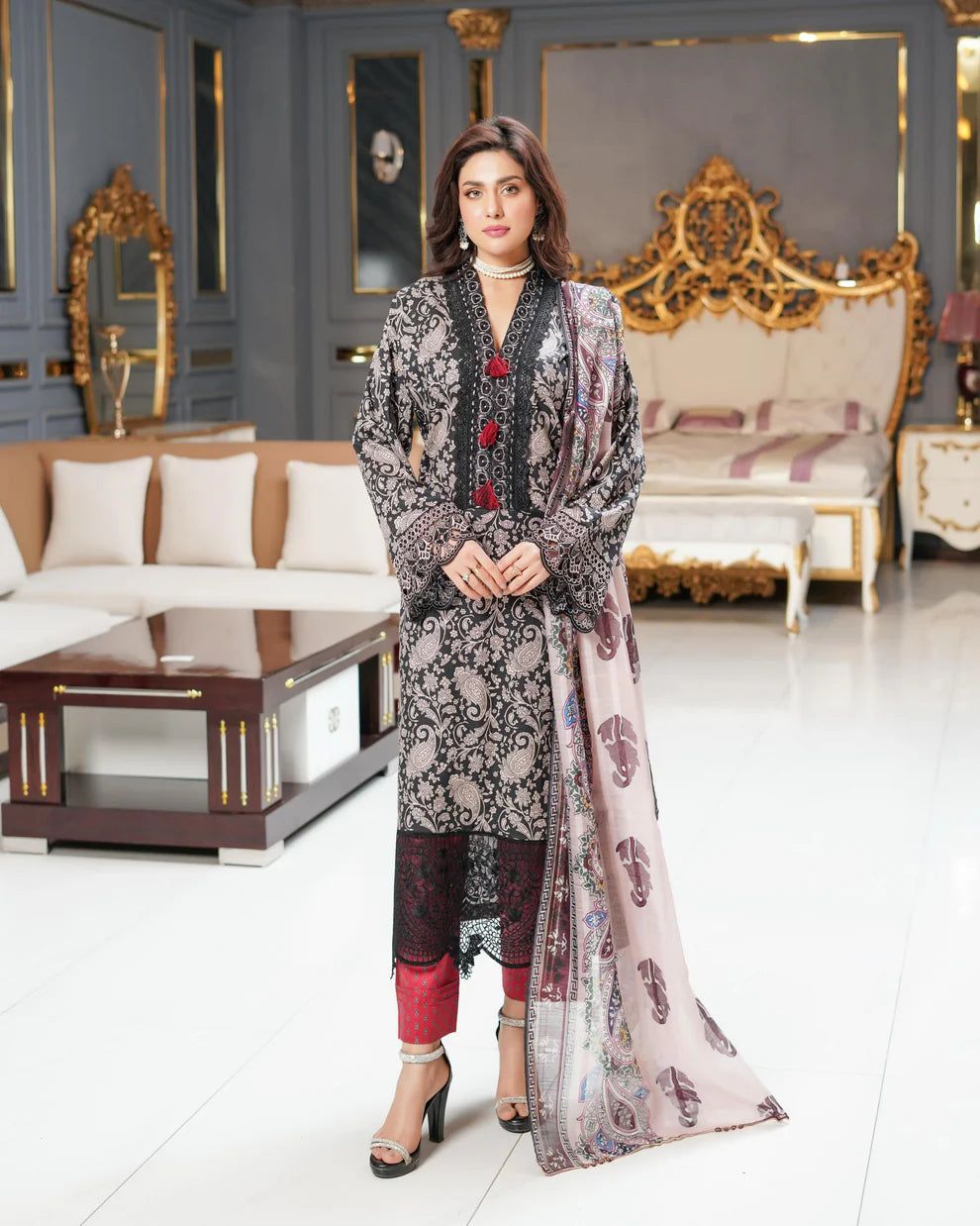 Munira Chaand Raat Lawn Black